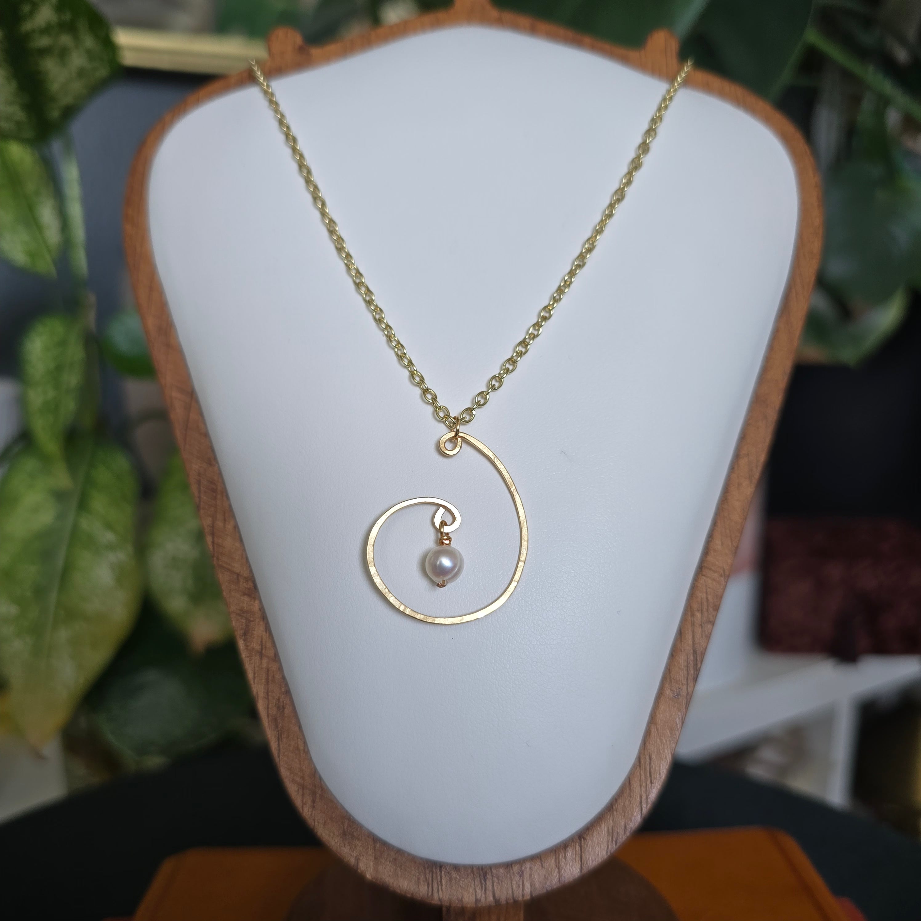 Pearl Swirl Necklace